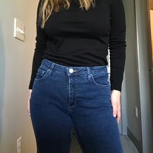 Mid-Waist Straight Leg Medium Wash Mom Jeans